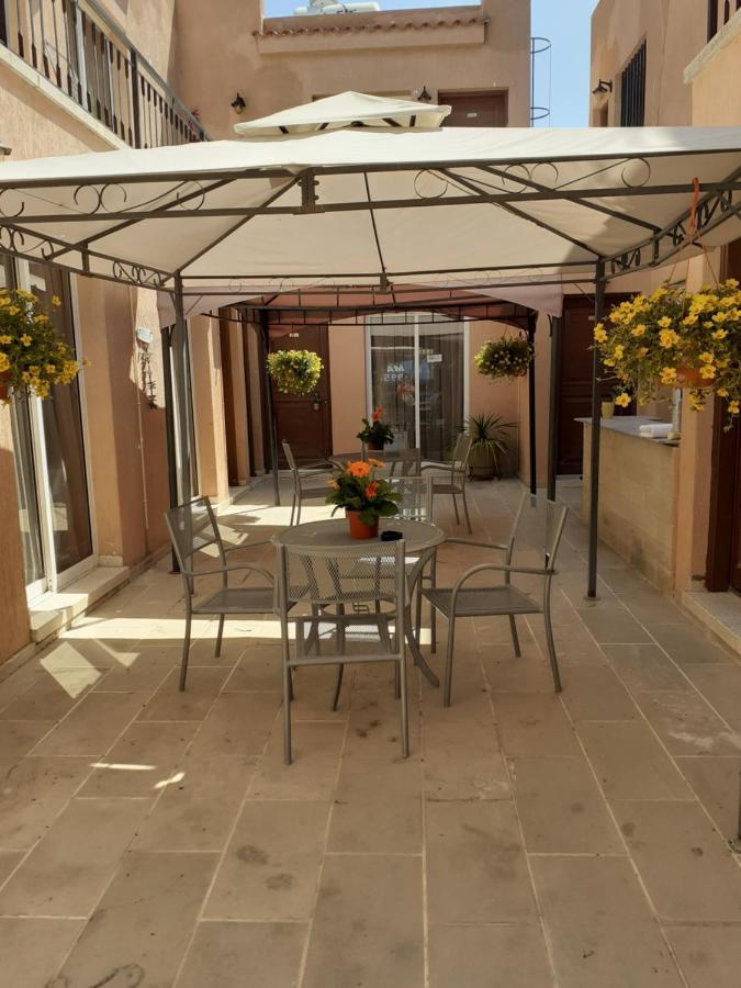 Irene'S Apartments Limassol Ngoại thất bức ảnh