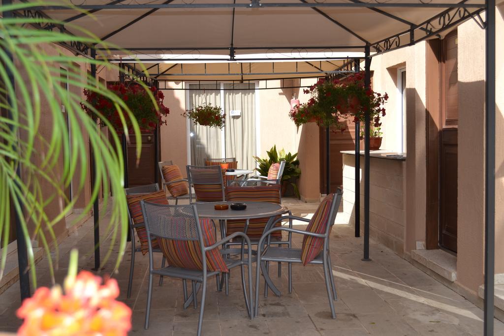 Irene'S Apartments Limassol Ngoại thất bức ảnh