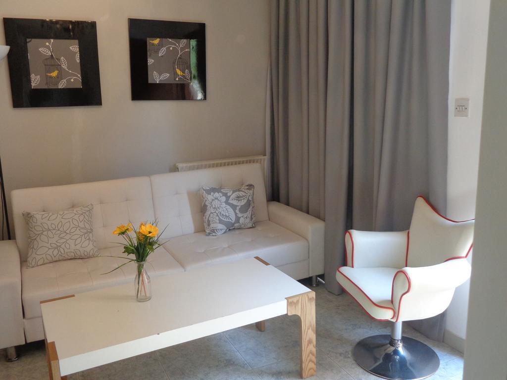 Irene'S Apartments Limassol Phòng bức ảnh