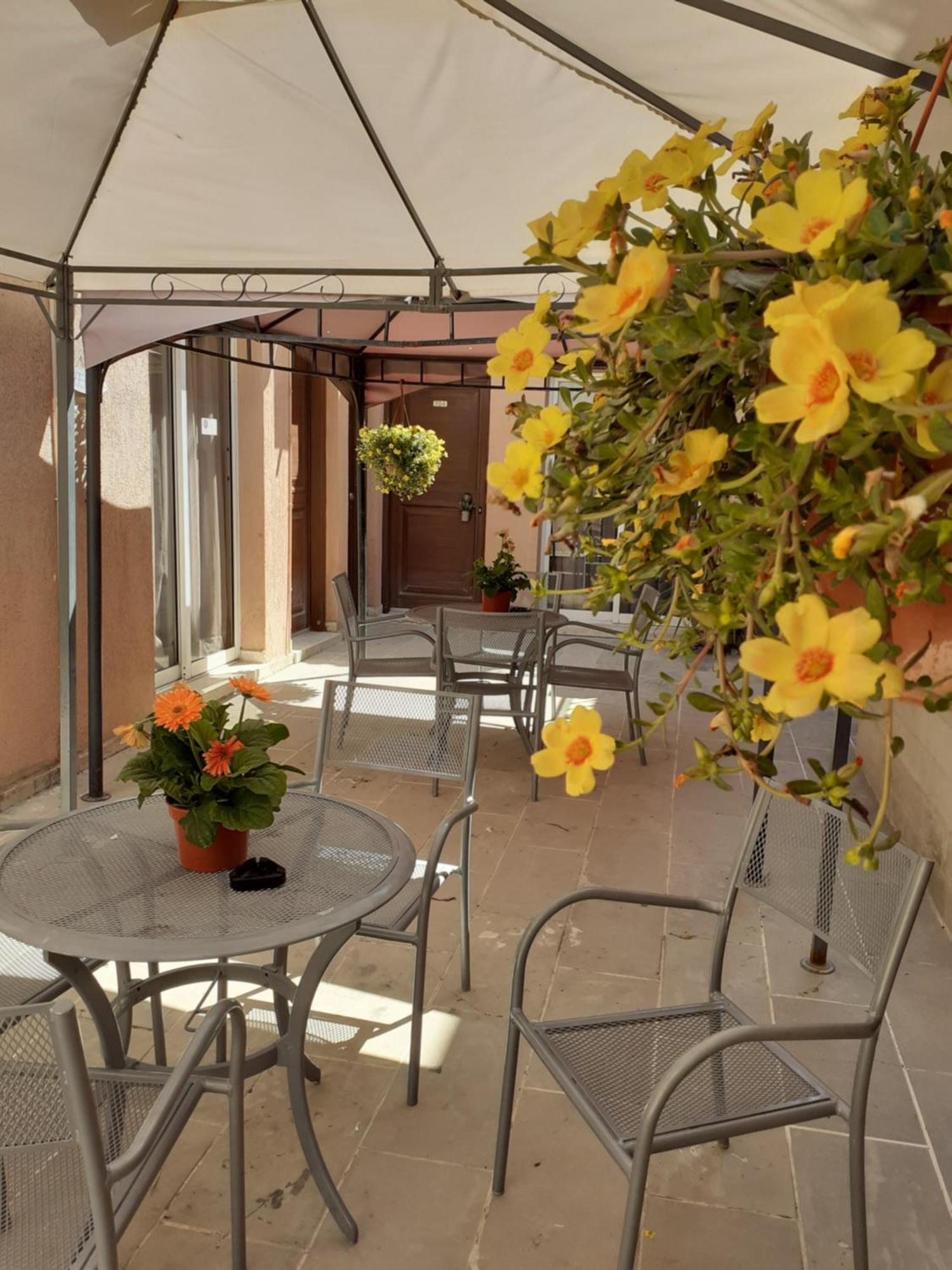 Irene'S Apartments Limassol Phòng bức ảnh
