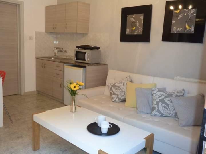 Irene'S Apartments Limassol Ngoại thất bức ảnh