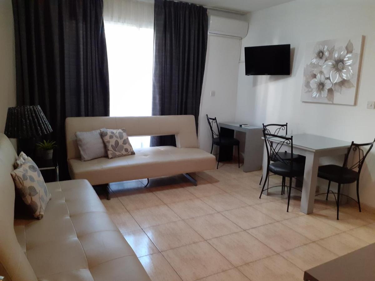 Irene'S Apartments Limassol Ngoại thất bức ảnh